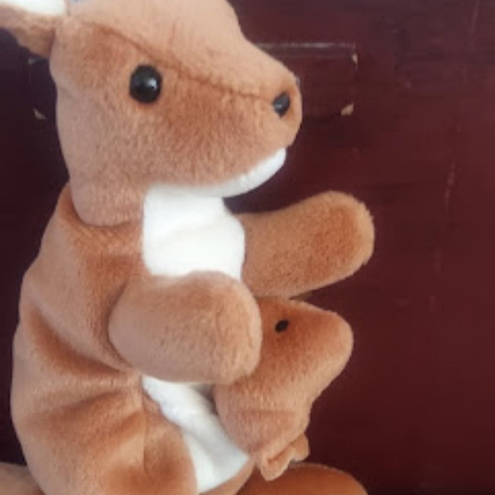 1996 Ty Beanie Baby Pouch the Kangaroo Rare with Tag Errors